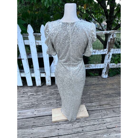Ivy City Co Starling Dress In Gold Sequin small New With Tags - Picture 2 of 6